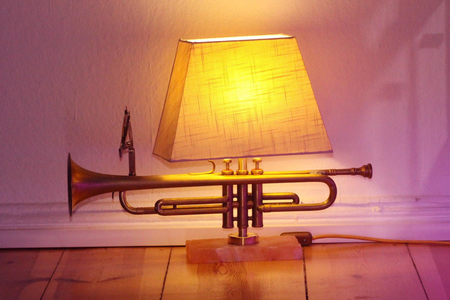 Trompetenlampe Tischlampe Vintage Design Handmade Einzelstück