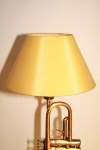 Trompetenlampe Stehlampe Gold Nachhaltig Design Unikat Lampenschirm 43B