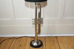 Trumpet lamp floor lamp silver black 100% sustainable unique